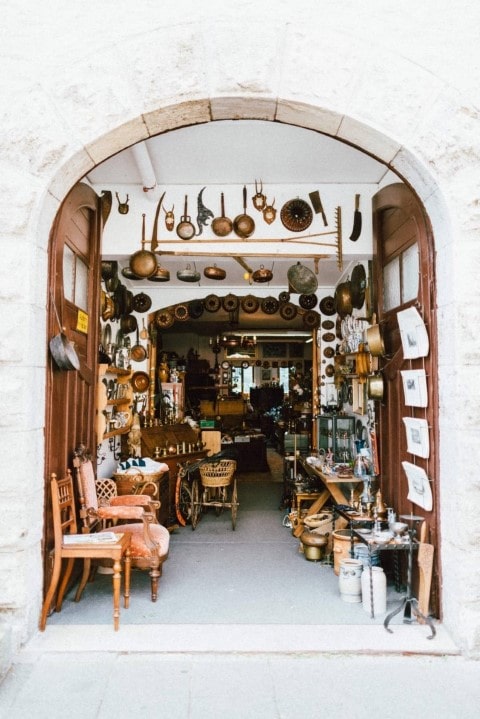 looking into the museum shop from outside